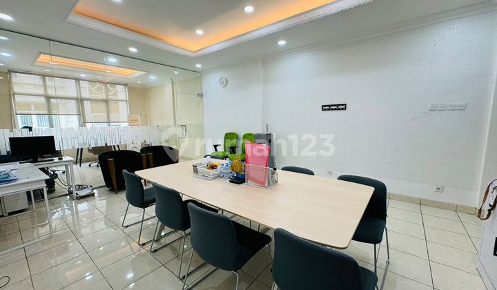 FOR SALE SHOPHOUSE TEBET SOUTH JAKARTA SEMI FURNISHED MINIMALIST INTERIOR DESIGN SPACIOUS PARKING 4 FLOORS 2