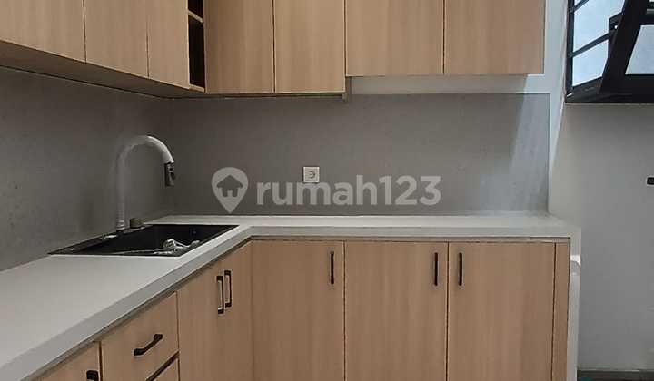 Dijual Rumah Modern Minimalis 4+1 Kt SHM Alam Sutera 2