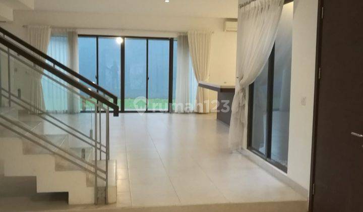 Rumah Vermont Bsd City Modern Kontemporer 4+1 Kamar Tidur, Asri, Semi Furnished 1