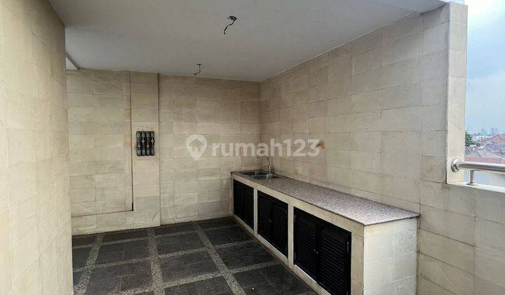 Rumah Bagus 6 KT  Siap Huni SHM Di Jakarta Barat.  2