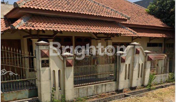 RUMAH HITUNG TANAH  LUAS 720 M² LOKASI STRATEGIS DI SOLO BARU 1