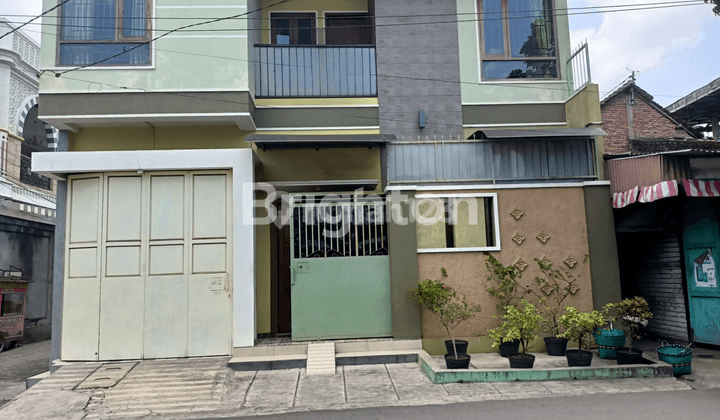 RUMAH 2 LANTAI SIAP HUNI DAERAH SEMANGGI