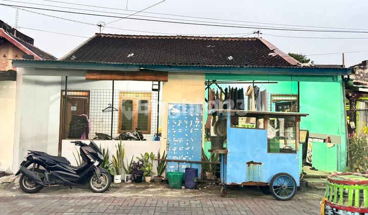 2-Storey Rental House in Semanggi 2-Storey Rental House in Semanggi