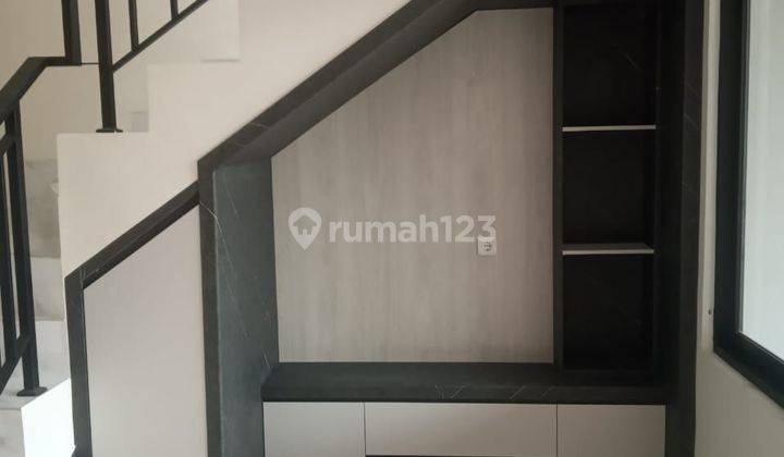 Rumah Compact 2 Lantai, Cipondoh, Siap Huni, Bisa Kpr 2