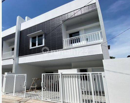 Rumah 3 lantai Tanjung Duren, hanya 2 unit, bisa KPR 1