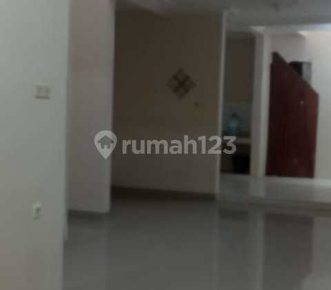Rumah 2 Lantai, Taman Royal, Akses Jalan 3 Mobil, bisa KPR 2