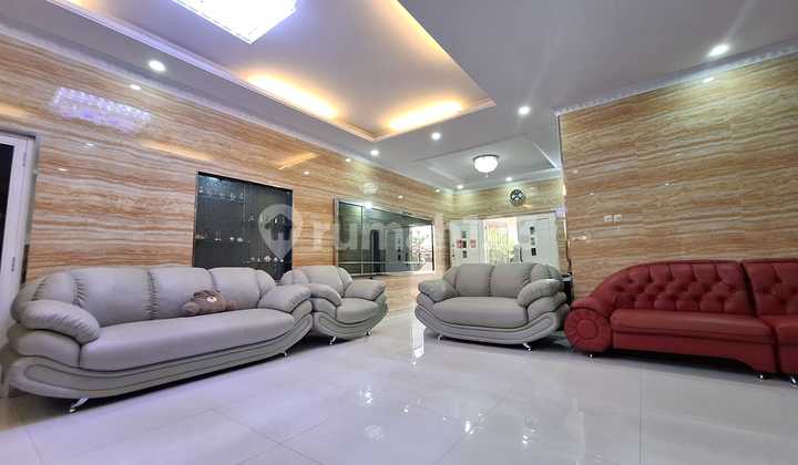 Rumah 3 Lantai, Taman Royal, Siap Huni, Bisa Kpr 1