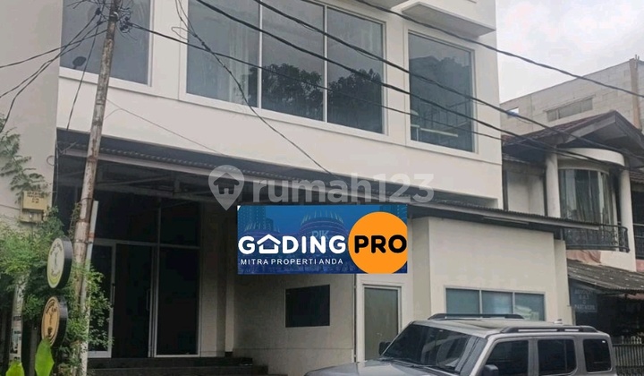 3-Storey Shop House, Corner Lot, Suitable for Various Businesses and Boarding House. 2