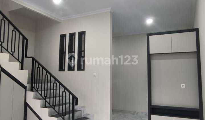 Rumah 2 Lantai Simprug di Poris (Brand New) Rumah 2 Lantai Simprug di Poris (Brand New)
