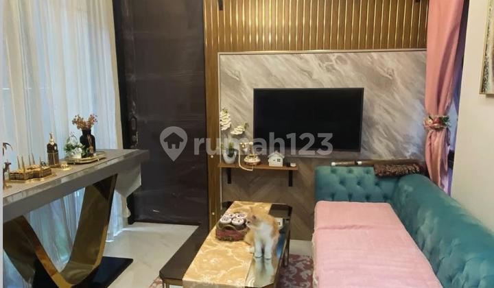 Dijual Cepat Rumah 3 Lantai di Cluster Baru di Kota Wisata 2