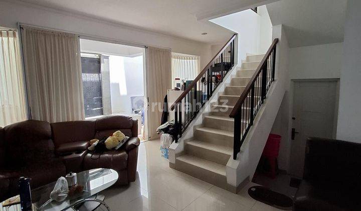 Disewakan Rumah Luas Dan Nyaman, Furnished 2lantai Di Kota Wisata 2