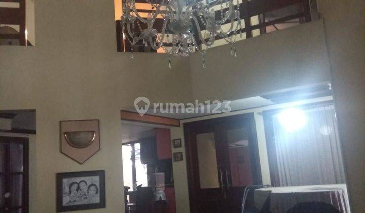 Dijual rumah 2 lantai di Jaka Permai 2