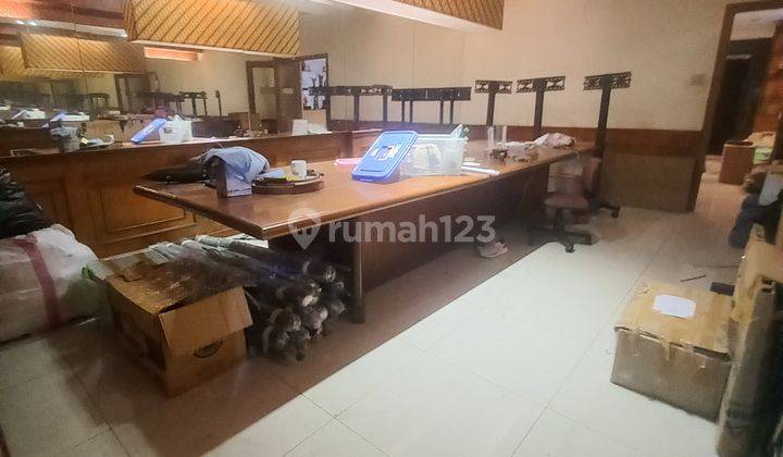 Jual cepat 2 unit ruko di Rawamangun, kawasan ramai cocok untuk perkantoran ato usaha pendidikan. 2