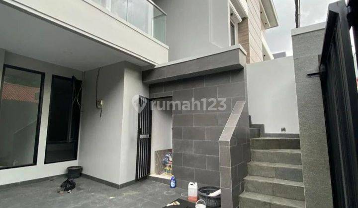 Jual cepat rumah baru bernuansa minimalis modern, 3 lantai di Danau Sunter 1