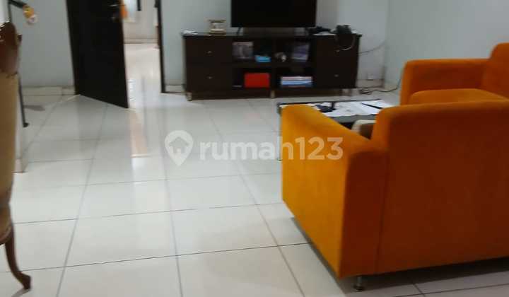 Dijual Rumah Asri 2lantai Di Pondok Kelapa