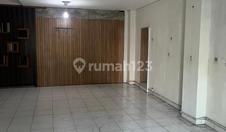 For Sale: Strategic 3.5-Story Shop House on Main Road Alternative Cibubur, Suitable for Business 2