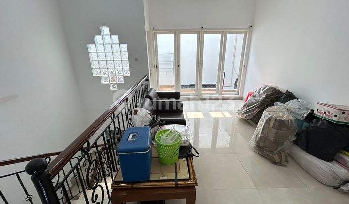 Dijual Rumah Full Furnished di Raffles Hills