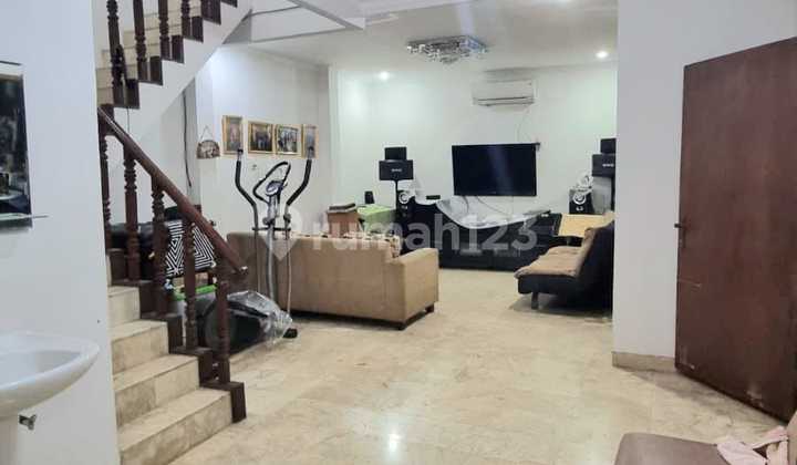 Dijual Rumah Siap Huni di Cipinang Indah