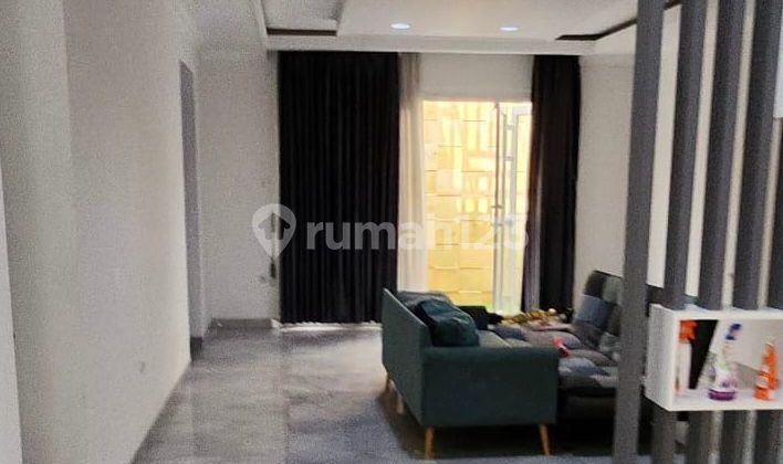 Disewakan Rumah Mewah Di Kota Wisata Semifurnished 2