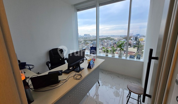 For Rent Office Unit in Kensington Building