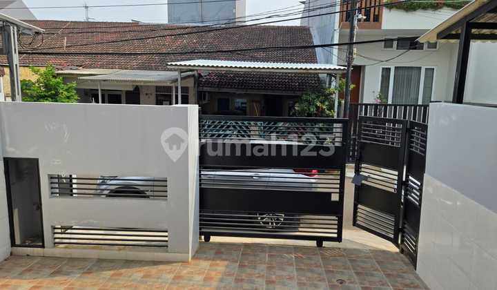 Jual Cepat Rumah Baru 2.5 Lantai Di Janur Asri  2