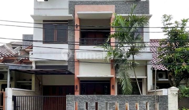 Dijual Rumah 2 Lantai di Raffles Hills 1