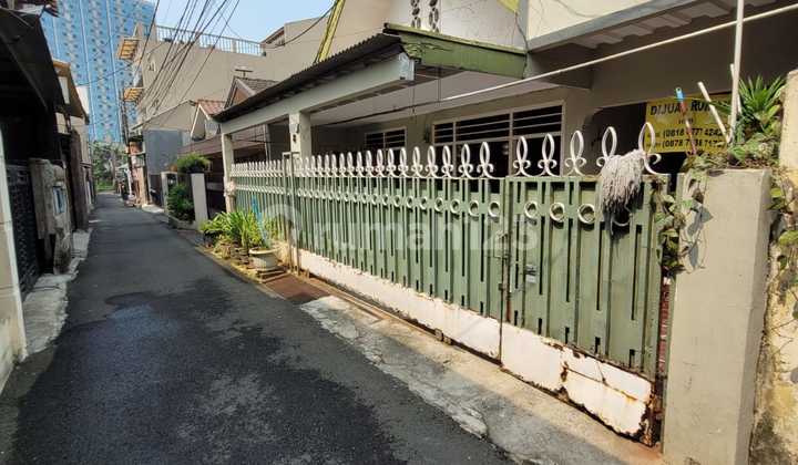 Quick Sale 1.5-Story House in Cawang Kavling 2