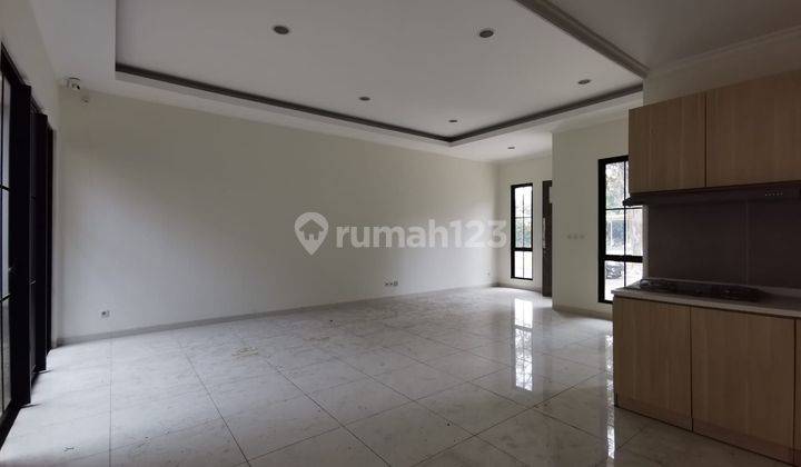 Rumah tinggal strategis  di alam sutera Tangerang  2