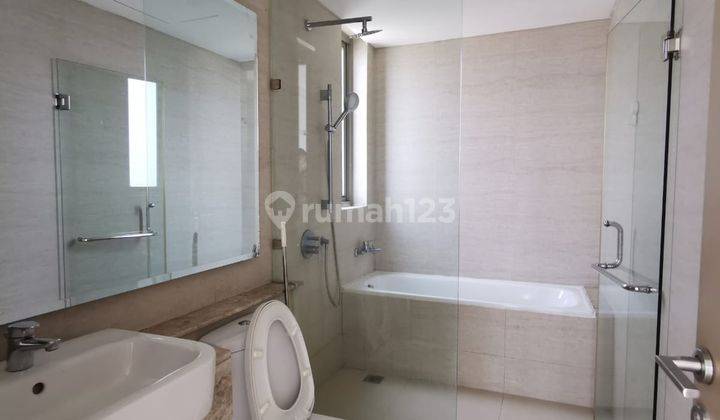 2 Kamar 90m2, Semi Furnished, Apartemen Gold Coast Pik 2