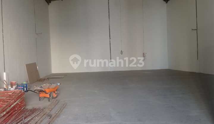 For Sale Warehouse Center Point Kemangsen, Krian - Sidoarjo, 10 minutes from the Toll Gate For Sale Warehouse Center Point Kemangsen, Krian - Sidoarjo, 10 minutes from the Toll Gate