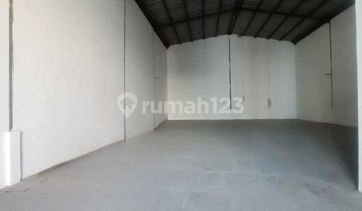 For Sale Warehouse Center Point Kemangsen, Krian - Sidoarjo, 10 minutes from the Toll Gate For Sale Warehouse Center Point Kemangsen, Krian - Sidoarjo, 10 minutes from the Toll Gate