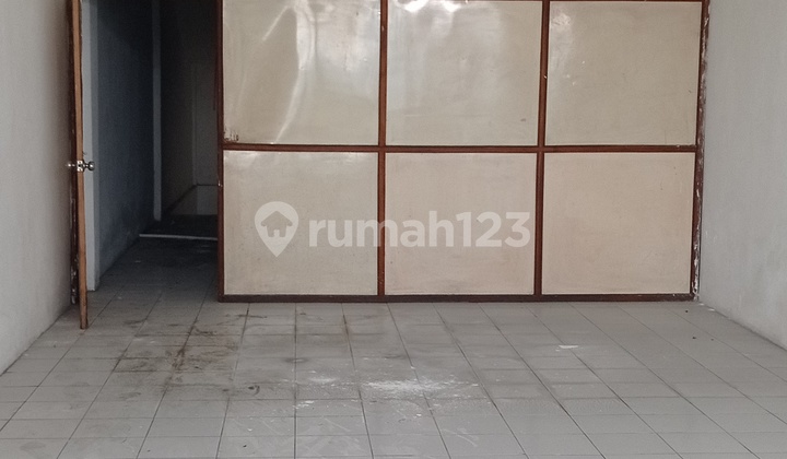 For Rent: Shophouse on Semarang Street, near PGS Pasar Turi For Rent: Shophouse on Semarang Street, near PGS Pasar Turi