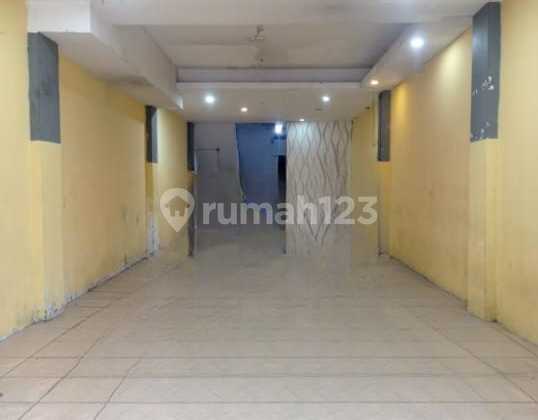 For Rent: Shophouse on Semarang Street, near PGS Pasar Turi For Rent: Shophouse on Semarang Street, near PGS Pasar Turi