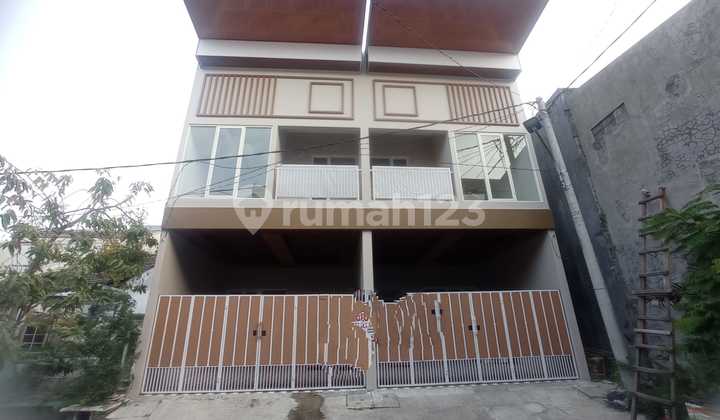 Harga 1M an di Surabaya Barat Rumah Baru Babatan Pilang 2