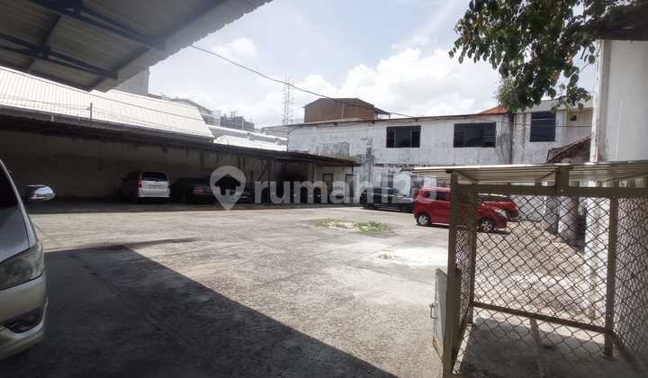 Commercial Building for Sale on Jalan Pahlawan Surabaya Central, Near Pasar Turi, Siola, Tunjungan