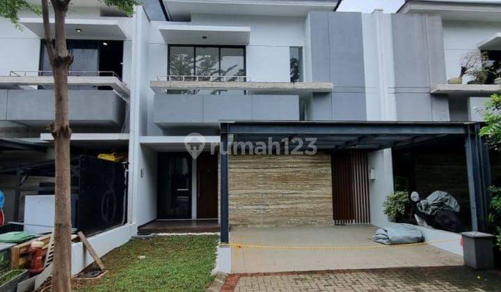 Rumah 2 lantai lokasi strategis 1