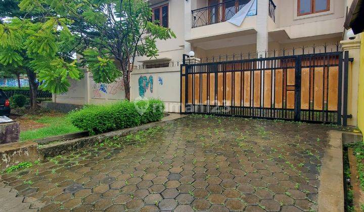 Rumah Baru Hook Sebelah Taman 1