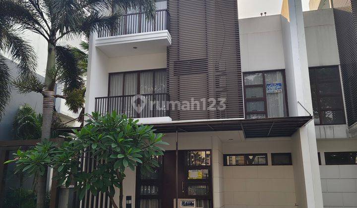 Rumah 3 Lantai Vanya Park Bsd 1