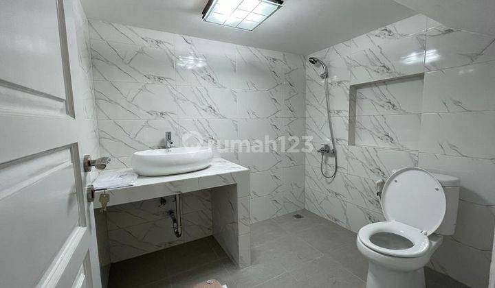 Rumah Mewah Suvarna Padi Unfurnished di Cempaka Utama, Tangerang 2