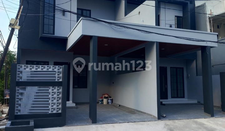 Jual Rumah 2 Lantai di Taman Harapan Baru Bekasi (C1042) Jual Rumah 2 Lantai di Taman Harapan Baru Bekasi (C1042)