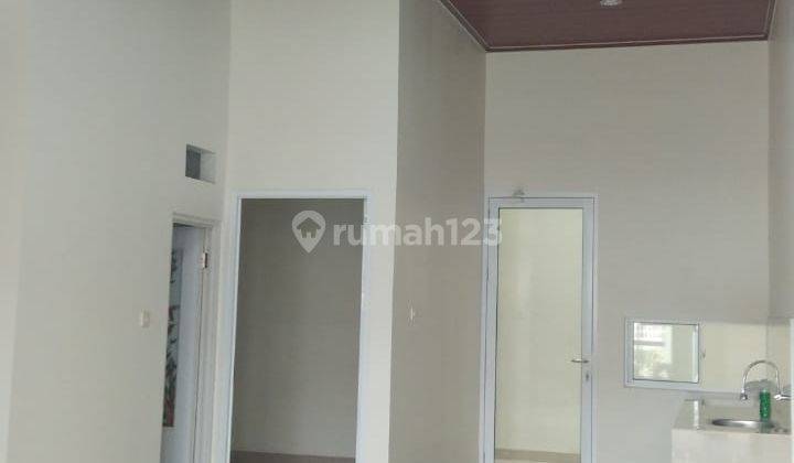 Rumah 2 Lantai Bagus Unfurnished di Harapan Indah , Bekasi b1053  2