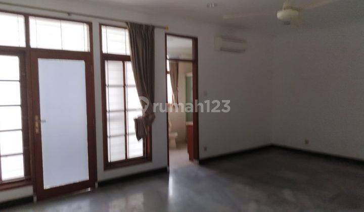 Disewakan Rumah 2 Lantai Di Dukuh Patra Kuningan Jakarta 1