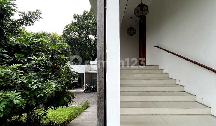 For Sale Luxury Ready-to-Live House in Kebayoran Baru, Jakarta 2
