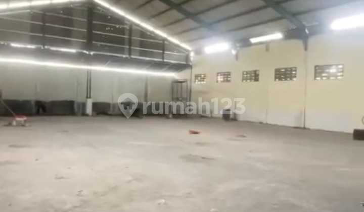 Warehouse for Rent on the Main Road Side in Citeureup Warehouse for Rent on the Main Road Side in Citeureup