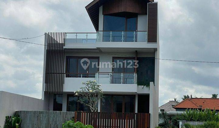 Dijual Villa Modern Pererenan Bali 1