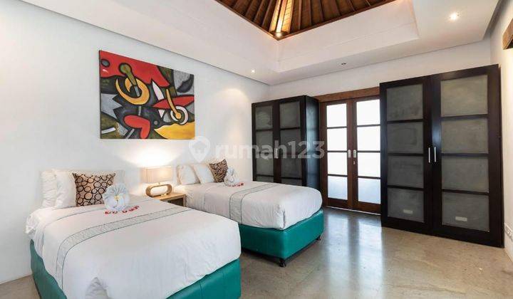 Dijual villa di seminyak bali 1