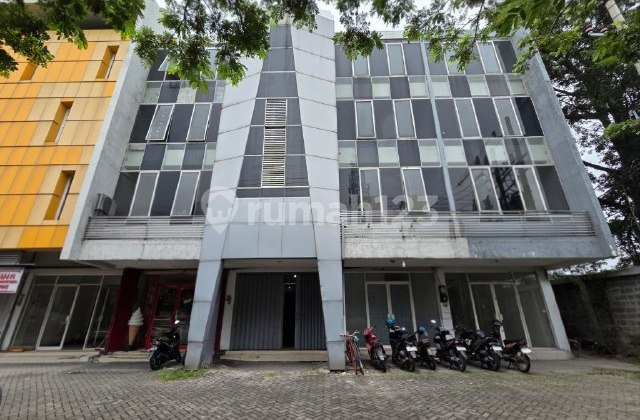 Ruko Este Square, Main Road, Zero Merr, Strategic Street 1