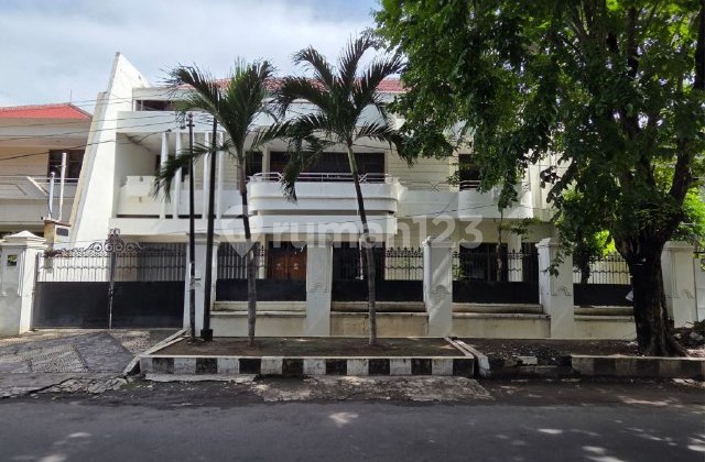 Rumah Dharmahusada Indah Strategis Boulevard Carport 2, Garasi 4 1