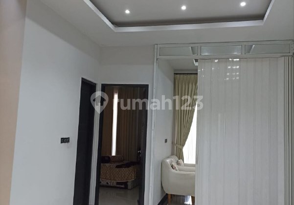 Lebak Arum House Strategic Furnished Carport 2 2