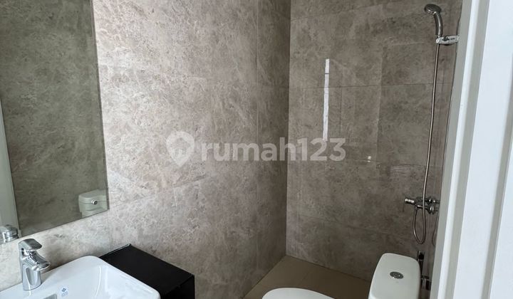 DISEWAKAN Summarecon Crown Gading Jasmia -Bekasi    Rumah Brand New baru serah terima  2